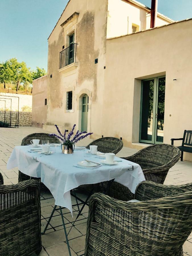 Battimandorlo Hotel Noto Buitenkant foto
